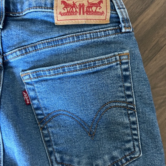 Levi’s Women’s Wedgie Straight Fit Jeans SZ 28 medium wash Button - Picture 5 of 7